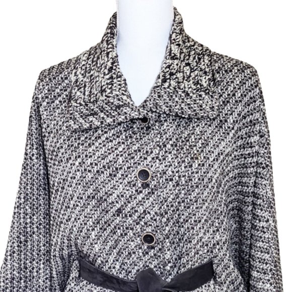 RENA LANGE Wool Bouclé Poncho/Cape with Knit Detail & Suede Belt - Picture 3 of 12